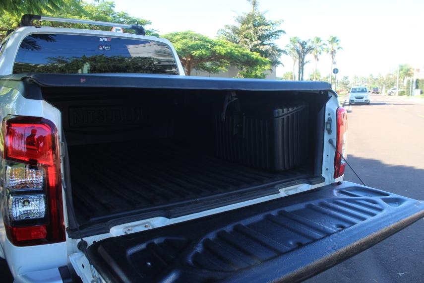 MITSUBISHI L 200 Triton - Foto