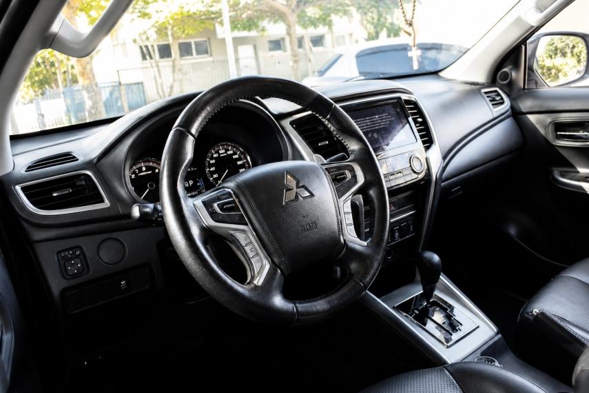 MITSUBISHI L 200 Triton - Foto