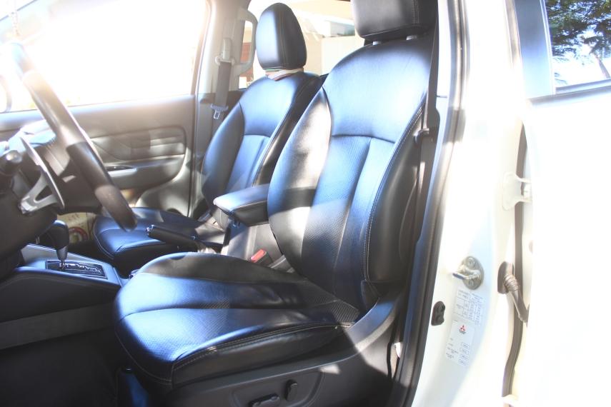 MITSUBISHI L 200 Triton - Foto