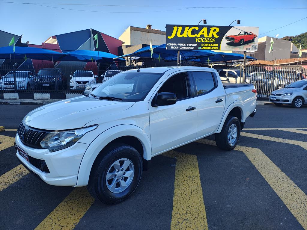 MITSUBISHI L 200 Triton