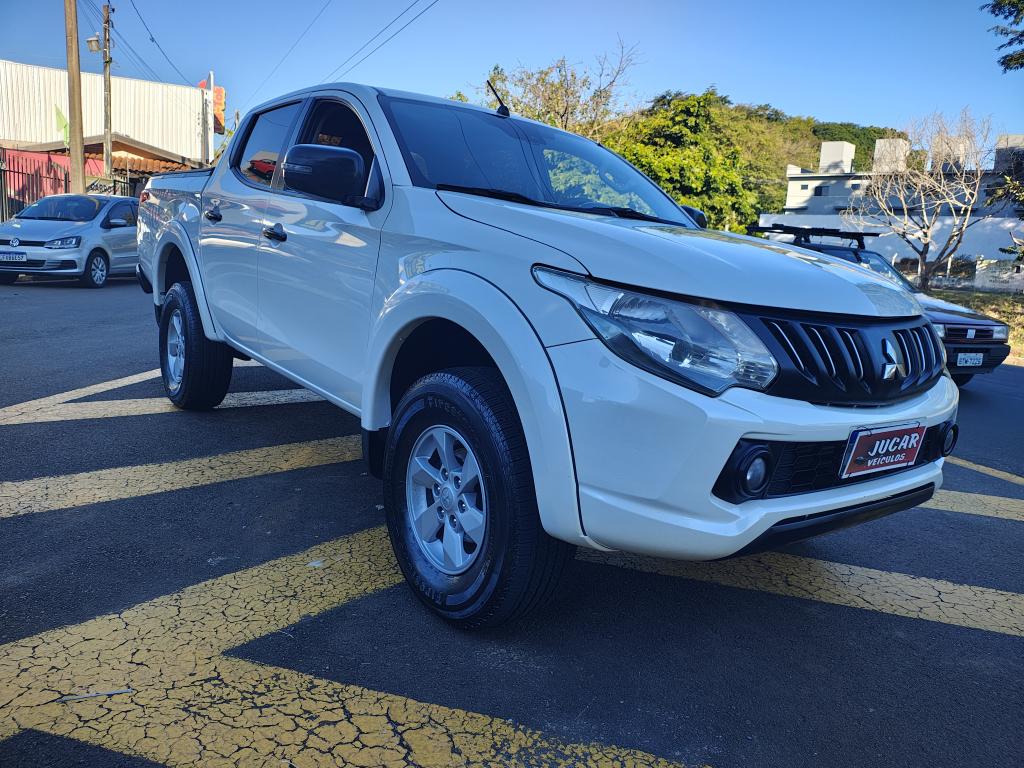 MITSUBISHI L 200 Triton - Foto