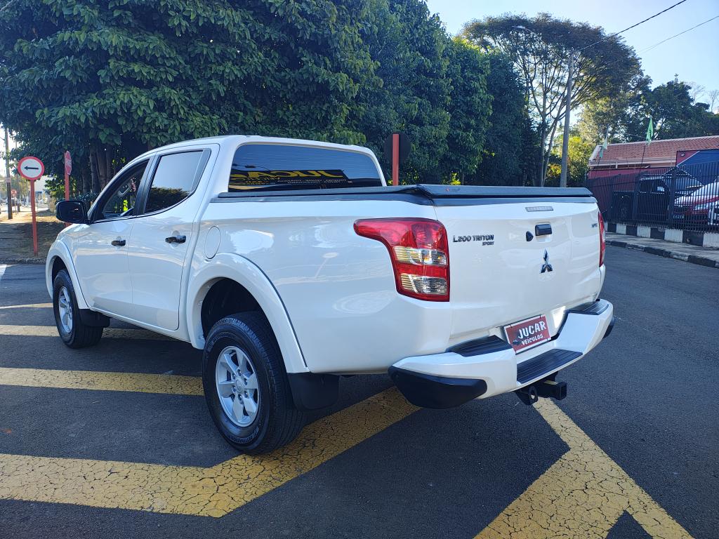 MITSUBISHI L 200 Triton - Foto