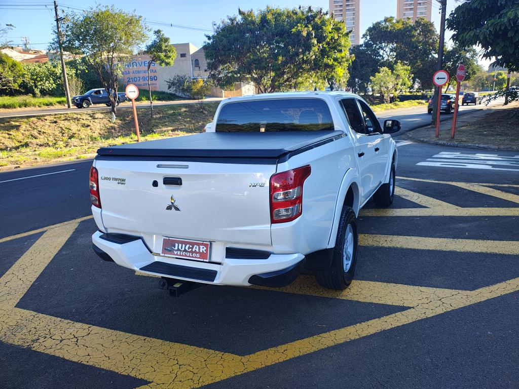 MITSUBISHI L 200 Triton - Foto