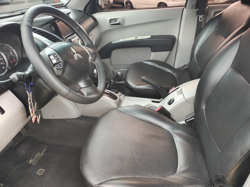 MITSUBISHI L 200 Triton - Foto
