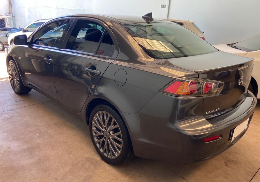 MITSUBISHI Lancer - Foto