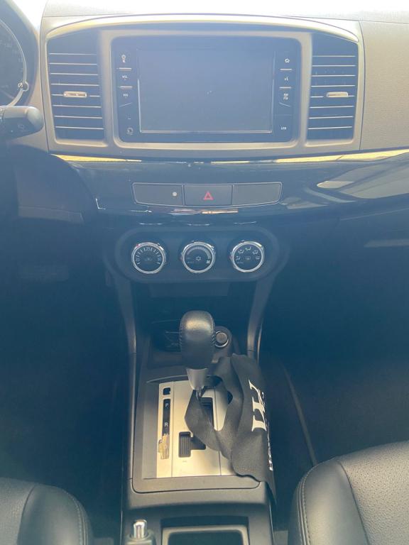 MITSUBISHI Lancer - Foto