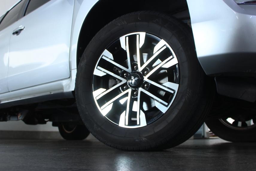 MITSUBISHI Pajero Sport - Foto