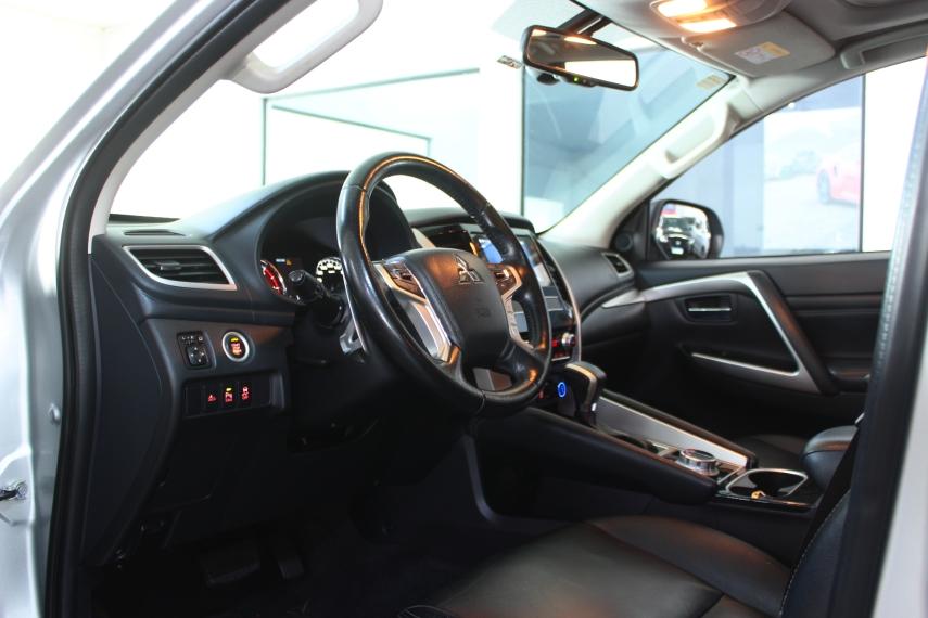 MITSUBISHI Pajero Sport - Foto