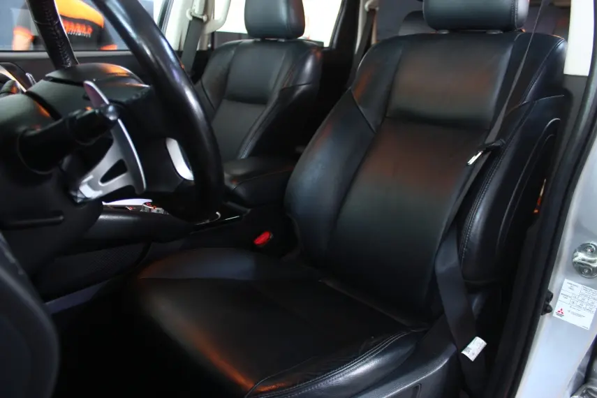 MITSUBISHI Pajero Sport - Foto