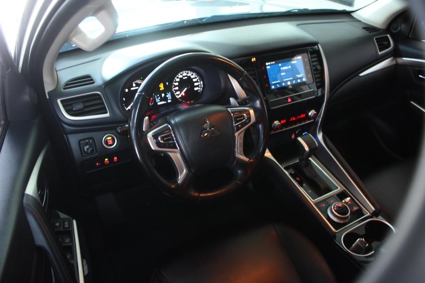 MITSUBISHI Pajero Sport - Foto