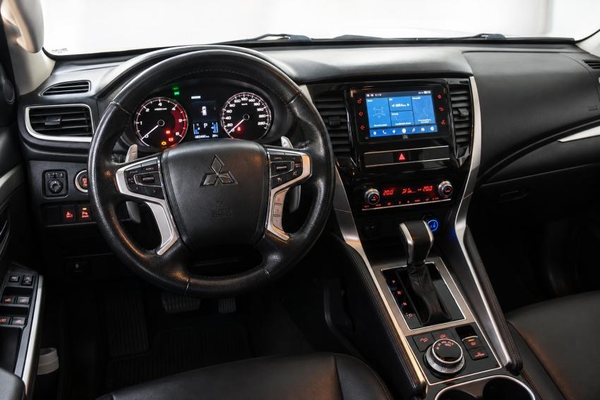 MITSUBISHI Pajero Sport - Foto