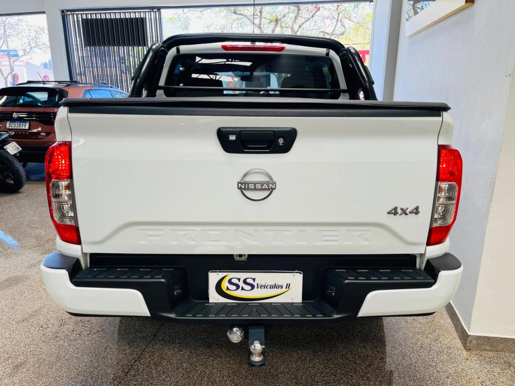 NISSAN Frontier - Foto