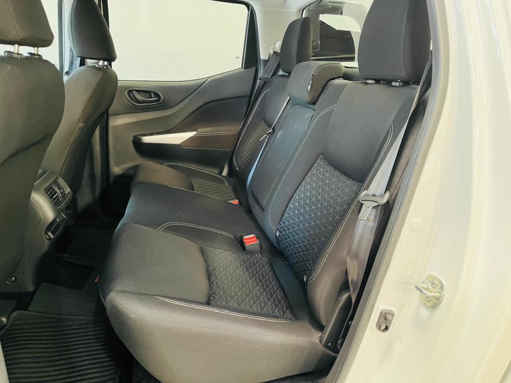 NISSAN Frontier - Foto