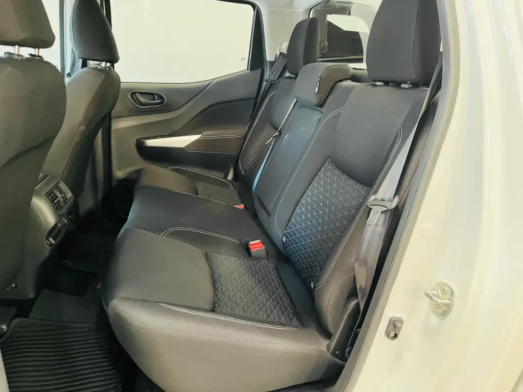 NISSAN Frontier - Foto