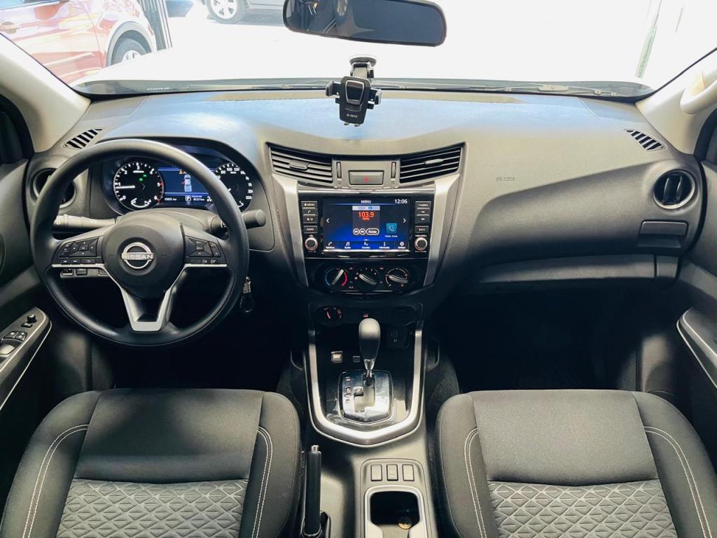 NISSAN Frontier - Foto