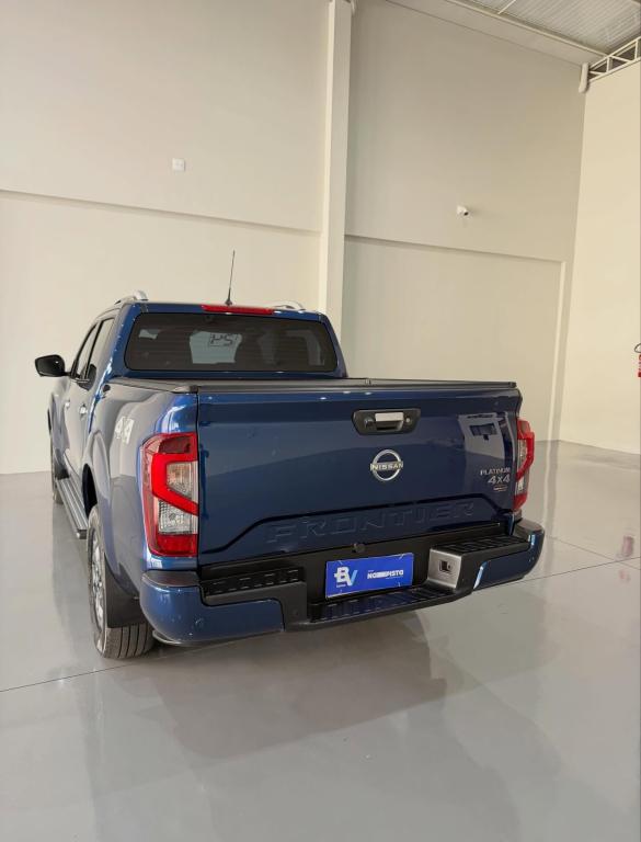 NISSAN Frontier - Foto