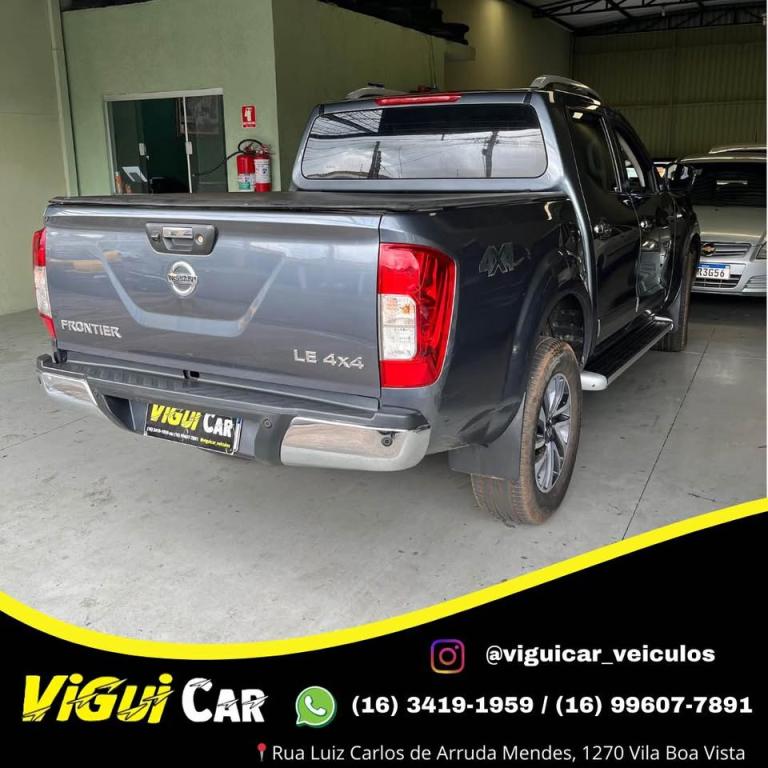 NISSAN Frontier - Foto