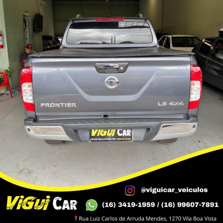 NISSAN Frontier - Foto