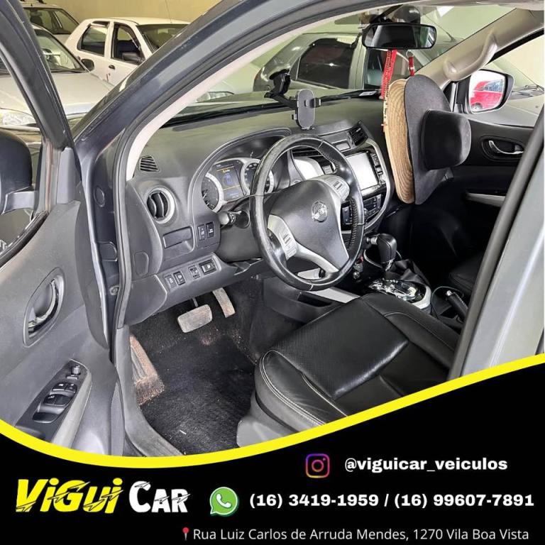 NISSAN Frontier - Foto