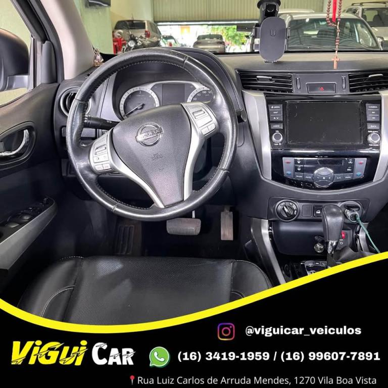 NISSAN Frontier - Foto