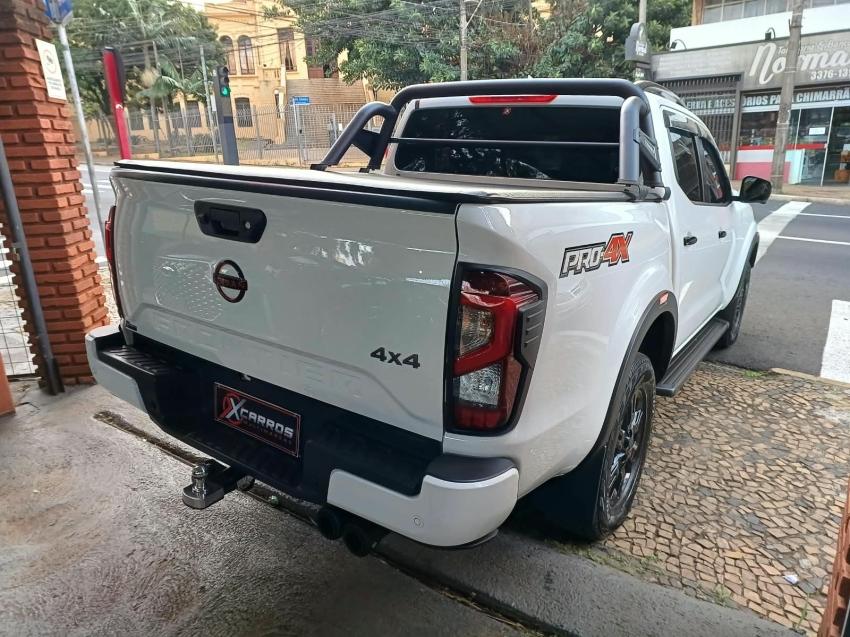 NISSAN Frontier - Foto