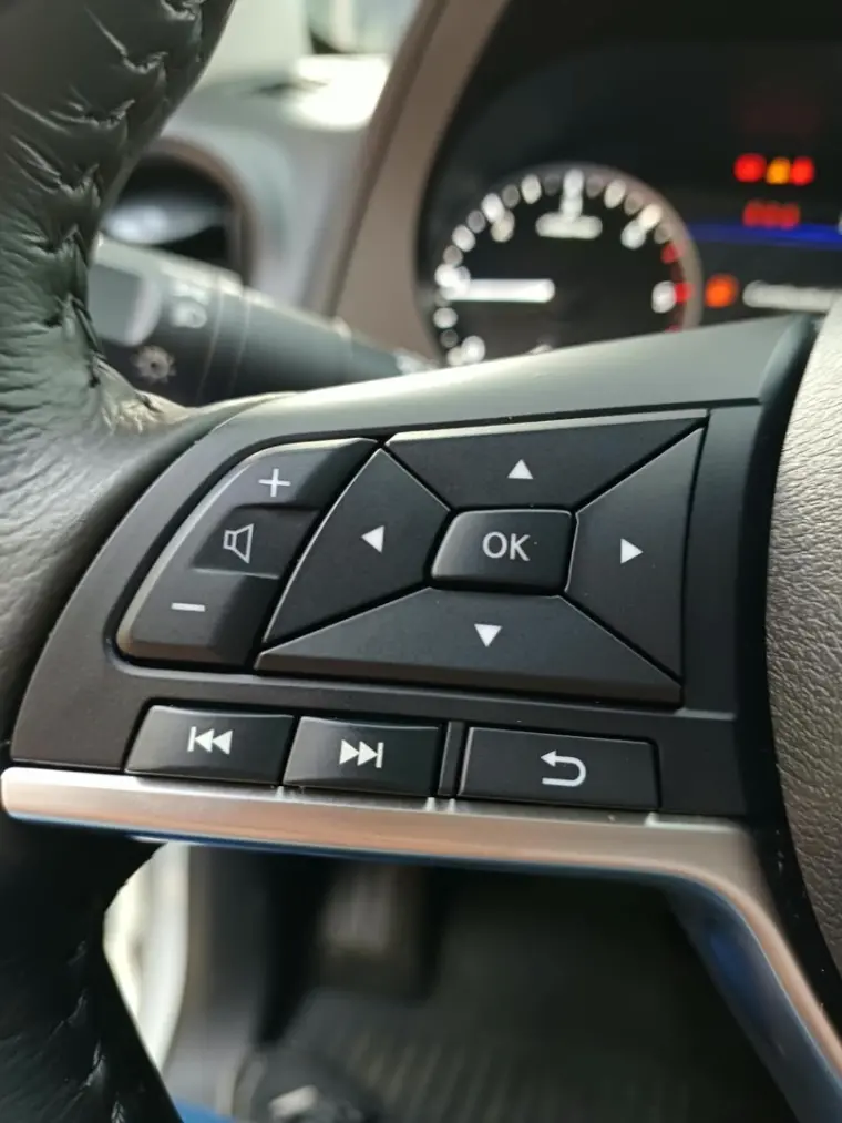 NISSAN Frontier - Foto