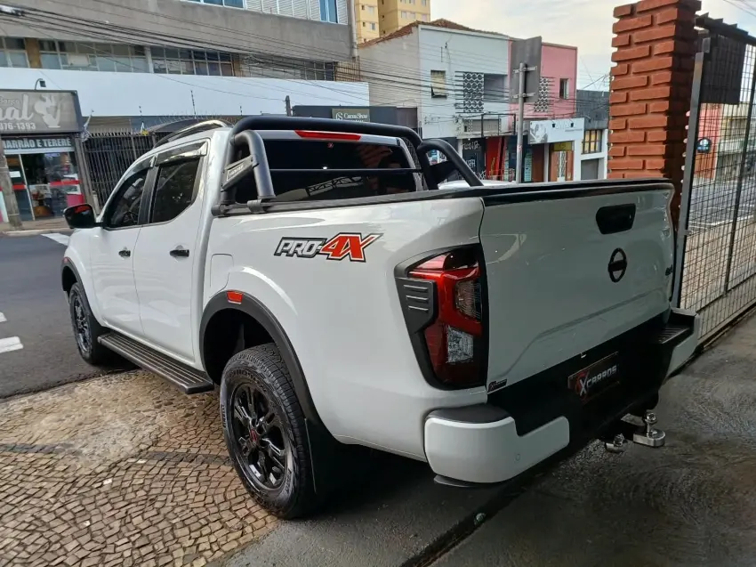 NISSAN Frontier - Foto