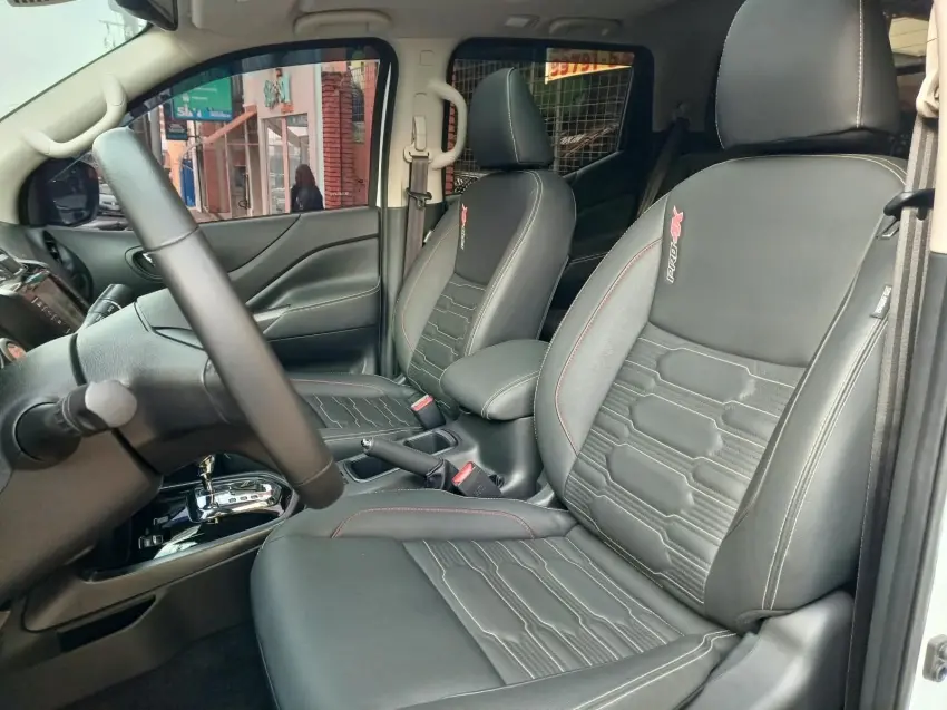 NISSAN Frontier - Foto