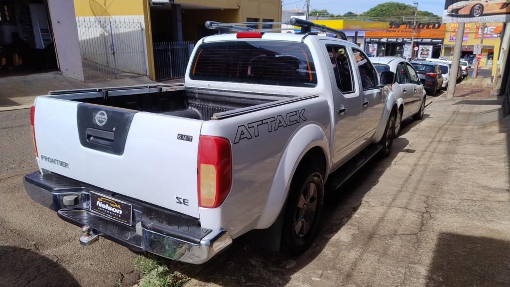 NISSAN Frontier - Foto