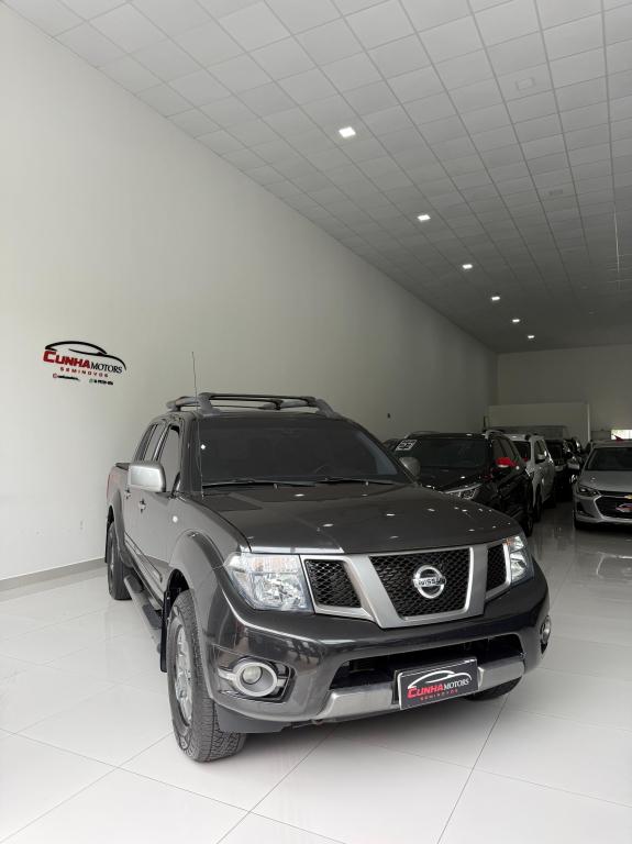 NISSAN Frontier - Foto