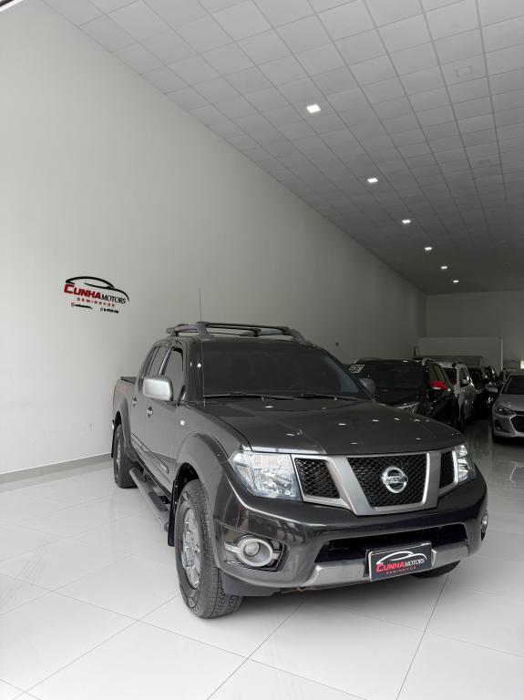 NISSAN Frontier - Foto