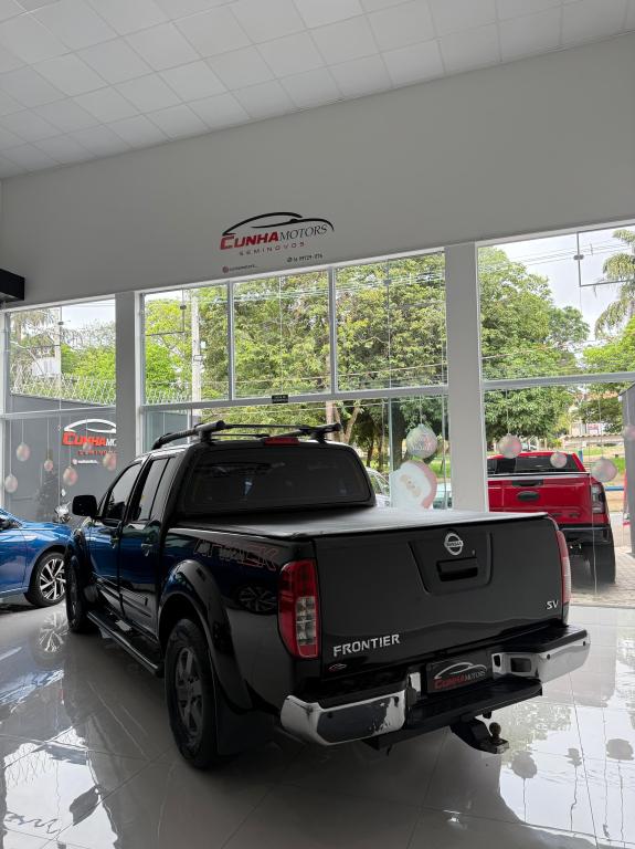 NISSAN Frontier - Foto