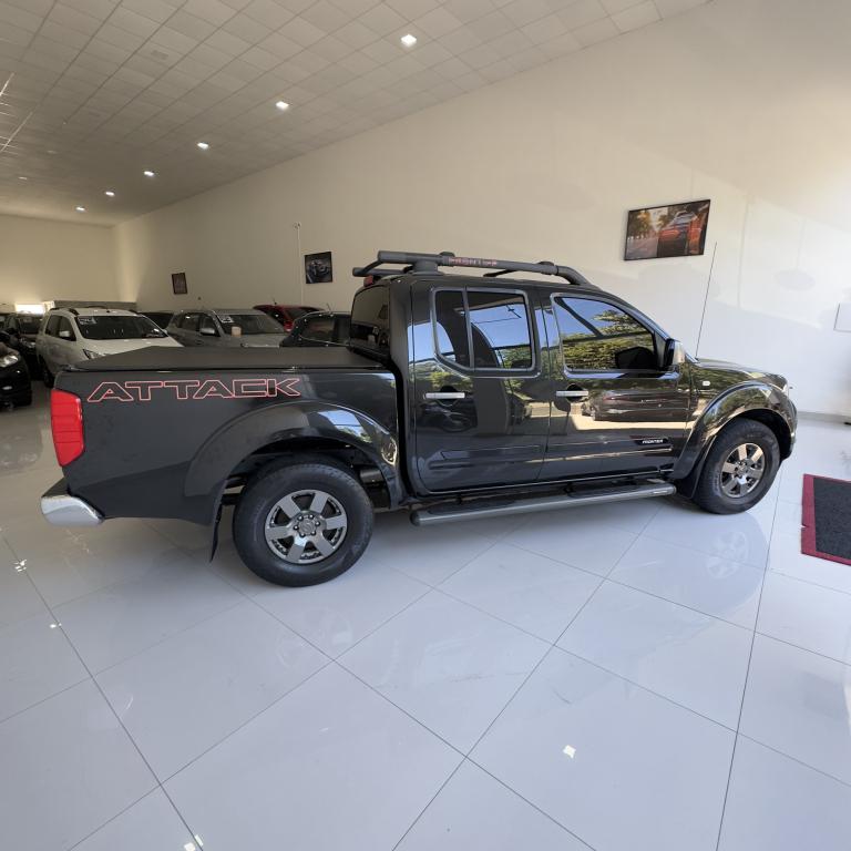 NISSAN Frontier - Foto
