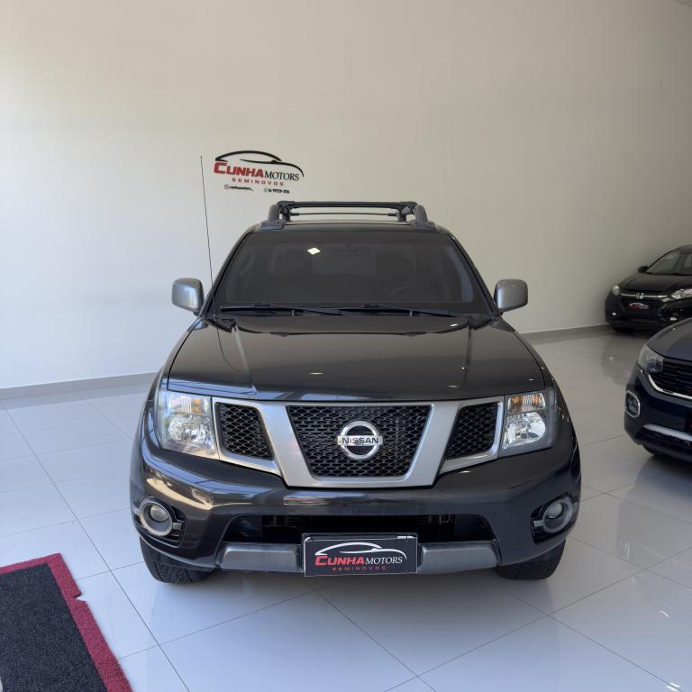 NISSAN Frontier - Foto
