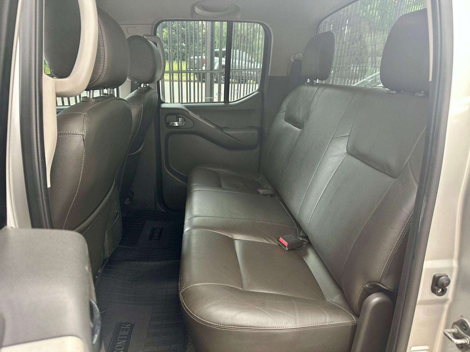 NISSAN Frontier - Foto