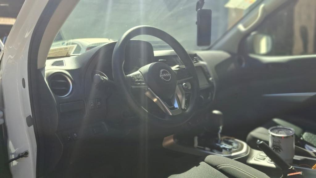 NISSAN Frontier - Foto