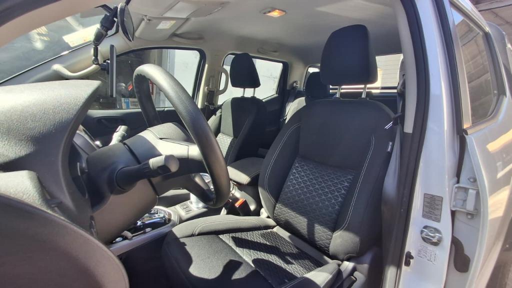 NISSAN Frontier - Foto