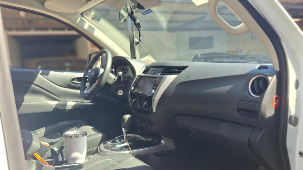 NISSAN Frontier - Foto