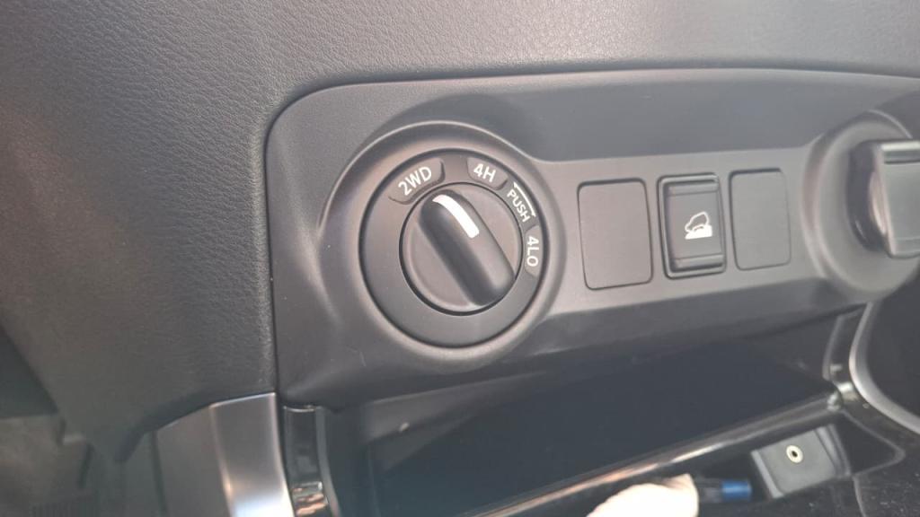 NISSAN Frontier - Foto