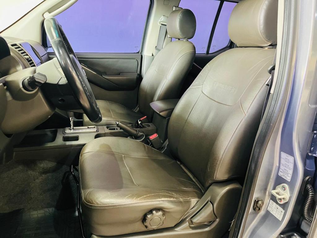 NISSAN Frontier - Foto