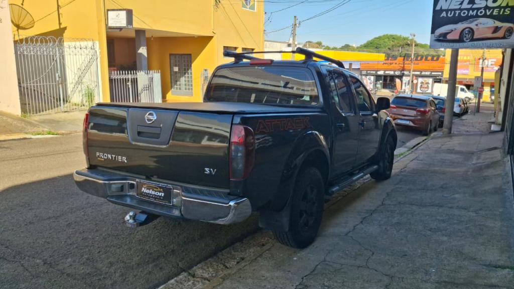 NISSAN Frontier - Foto