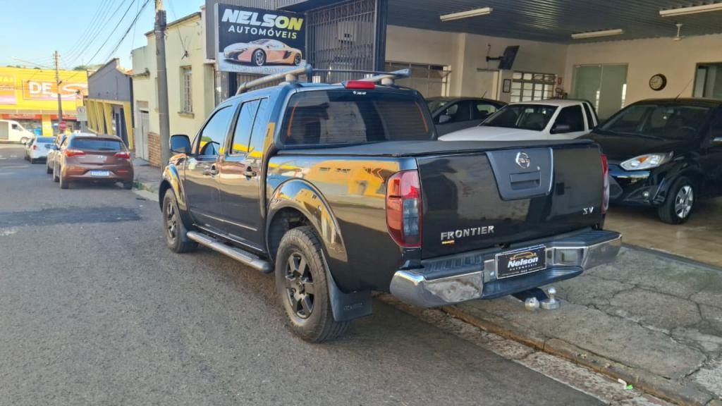 NISSAN Frontier - Foto