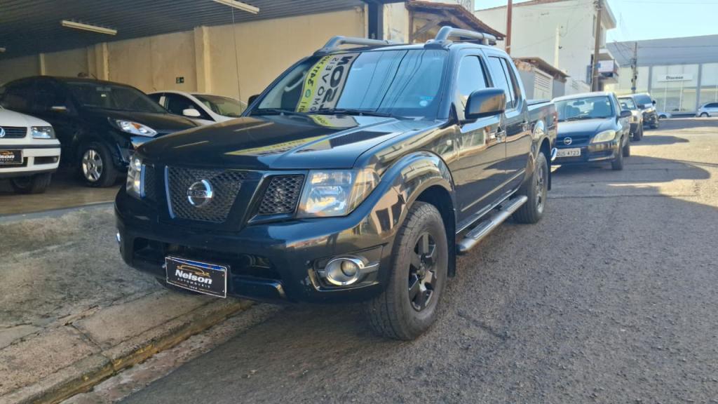 NISSAN Frontier - Foto
