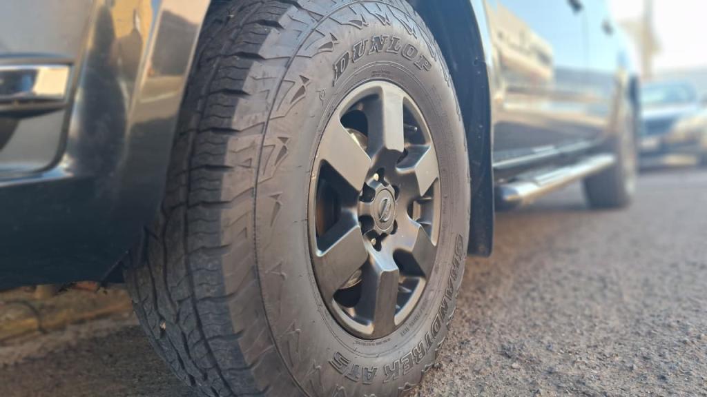 NISSAN Frontier - Foto