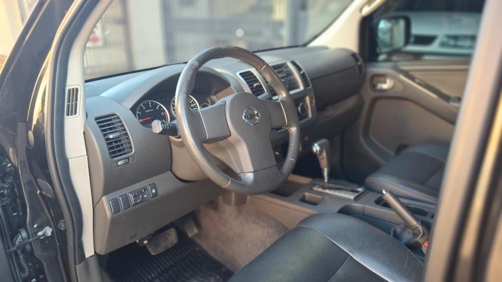 NISSAN Frontier - Foto