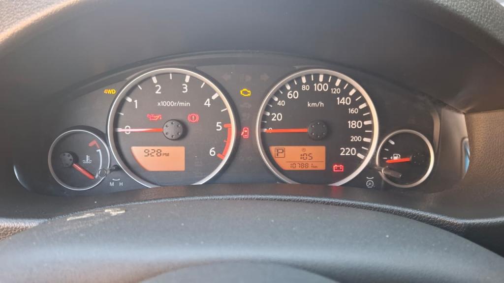 NISSAN Frontier - Foto