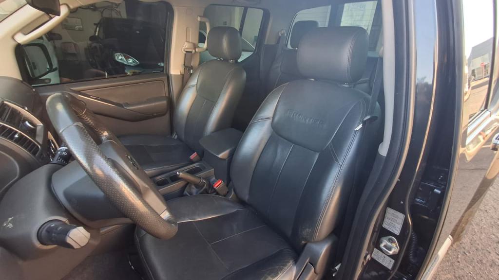 NISSAN Frontier - Foto
