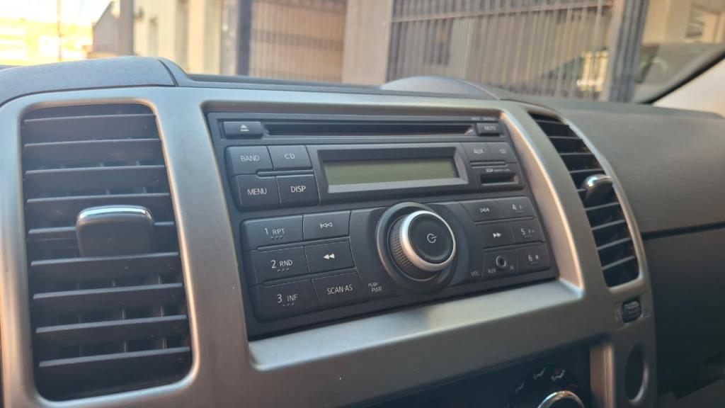 NISSAN Frontier - Foto