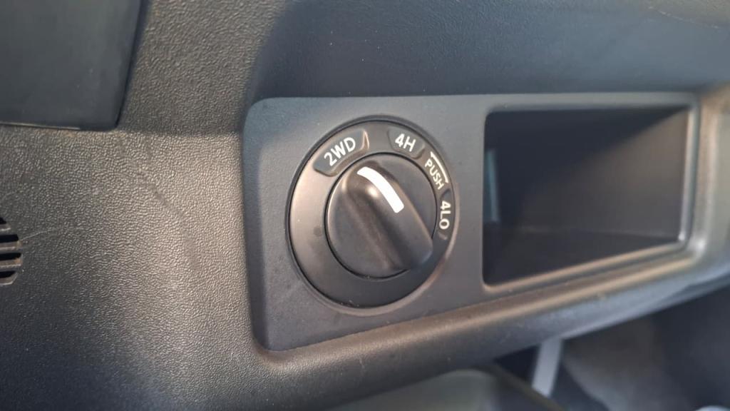 NISSAN Frontier - Foto