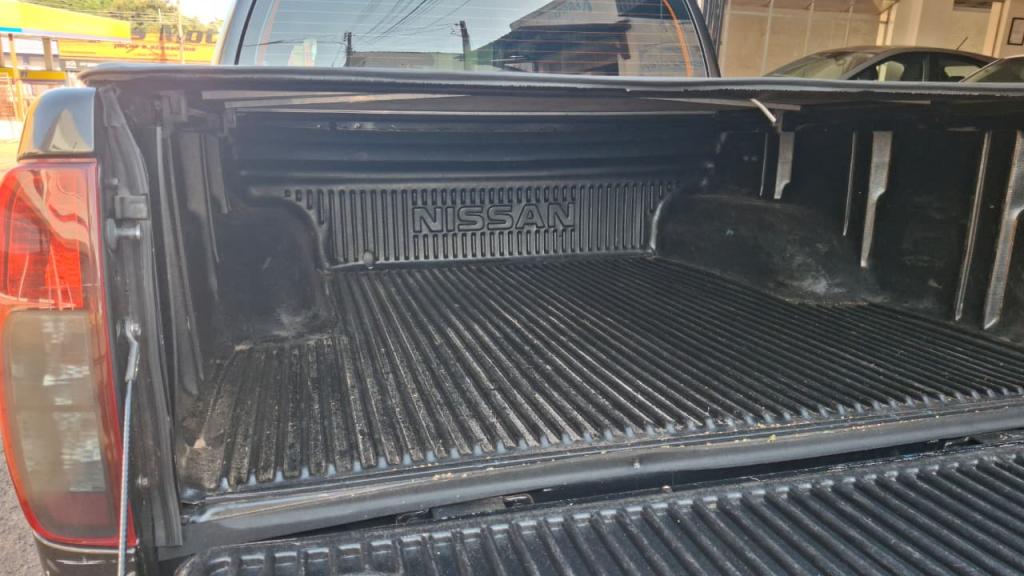 NISSAN Frontier - Foto